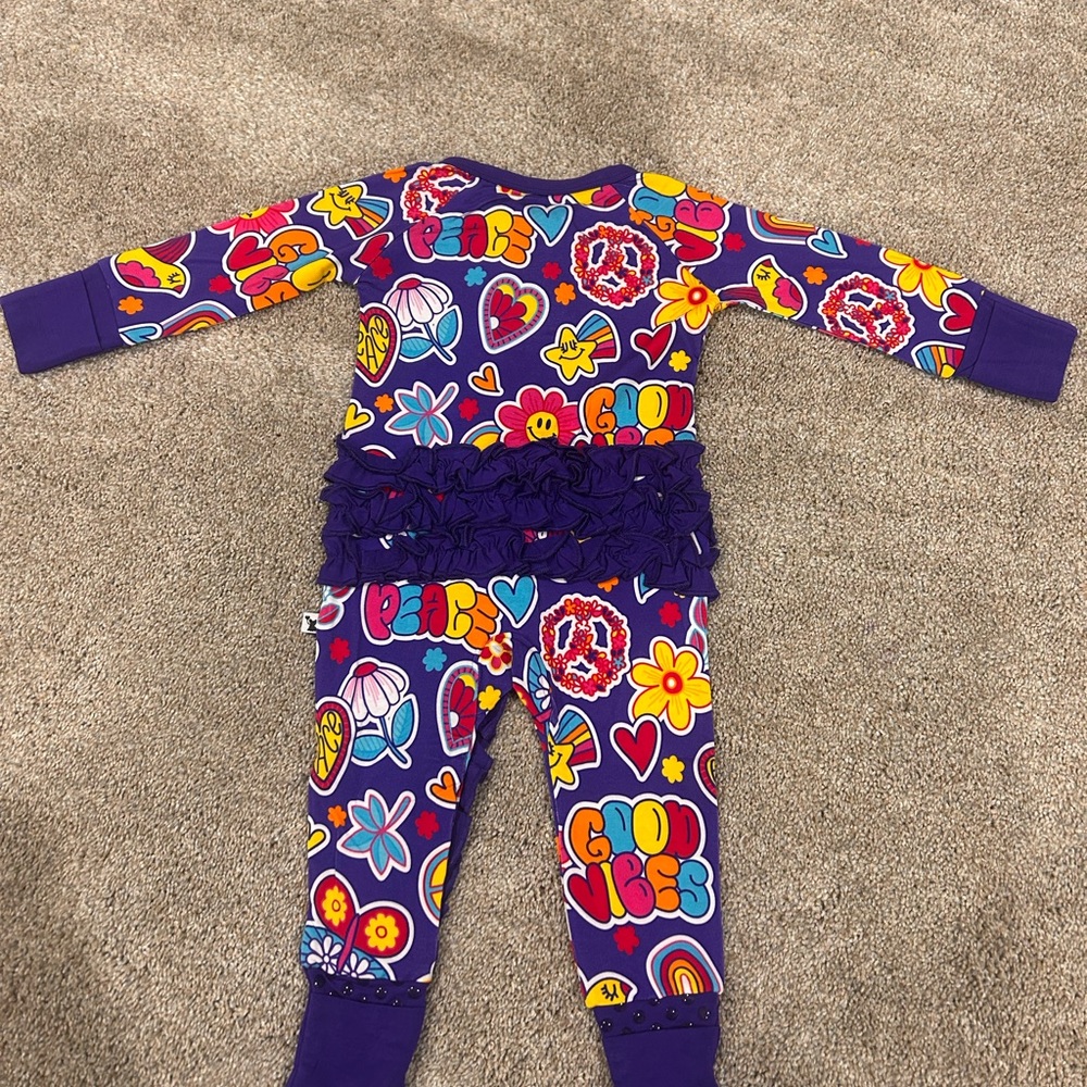 Kiki and Lulu bamboo pajamas NWT be groovy sold out print - Picture 3 of 7